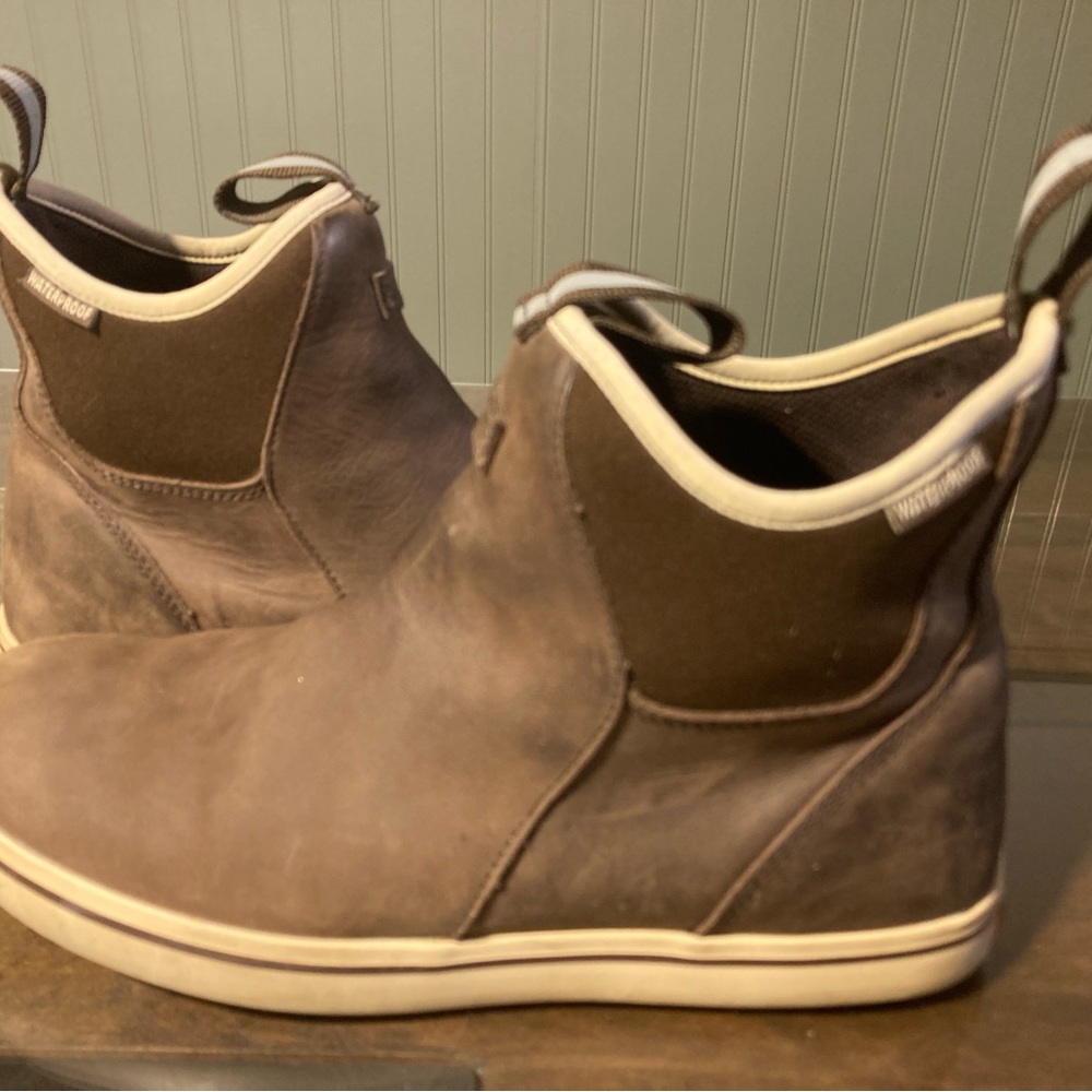 Men’s leather ankle boots size 10.5